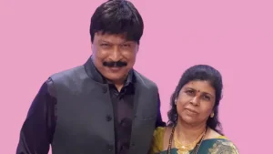 Dinesh Phadnis with his wife Nayana Phadnis