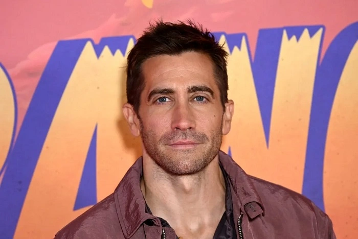 Jake Gyllenhaal Biography / Wiki