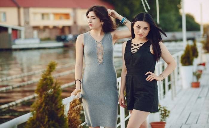 Timeless Elegance: Discover the Best Modest Dresses for Women Screenshot 16